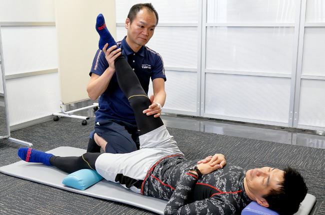 パーソナルストレッチ15分を受けられます。自分では伸ばせない部分も伸ばすことができるのでスッキリ!!事前に予約をお願いします。